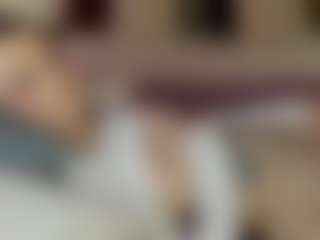 Live cam show with Naughty_Cherry - Brown Hair on StripNow