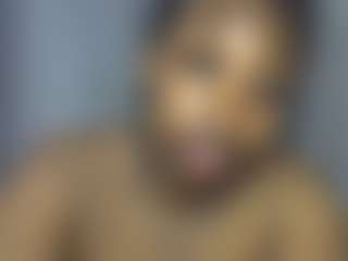 Live cam show with Freakybrula - Black Small Tits on CamClone