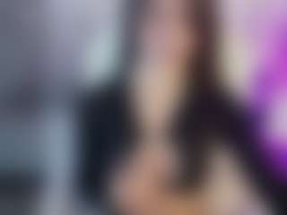 Live cam show with Skyy-jonnes - Brown Eyes Brown Hair on Camsoda