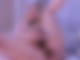 Live cam show with VesperVelvet - Ride on friskycurves.com