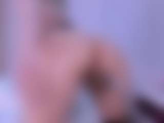 Live cam show with VesperVelvet - Fingering Young Adult on Gym Cam Girls
