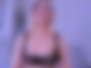 Live cam show with VesperVelvet - Blonde Hair on xplaylive.com