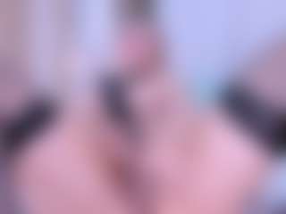 Live cam show with VesperVelvet - Small Tits on friskycurves.com