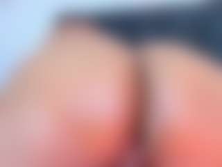 Live cam show with AngelThroat - Ebony on CamwithHer | colombia