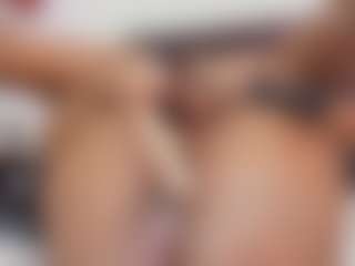 Live cam show with AngelThroat - Public BBW on Stripli.com