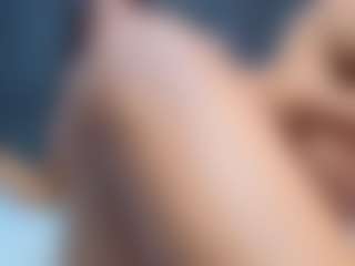 Live cam show with AngelThroat - Anal Latina on Camsoda | colombia