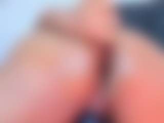 Live cam show with AngelThroat - Control on studioflirtlive.com
