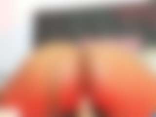Live cam show with AngelThroat - Public on livesuperchat.net