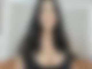Live cam show with InnaVolkova - MILF on StripNow