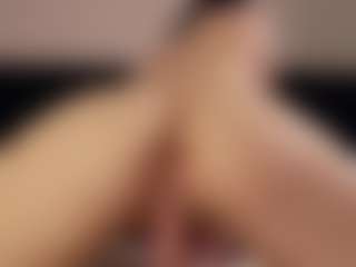 Live cam show with Aliyv - Green Eyes on SquirtSoMuch