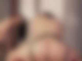 Live cam show with Aliyv - Green Eyes on Milfs Live