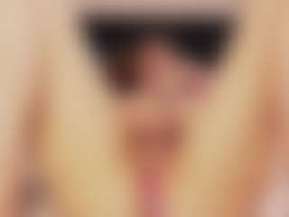 Live cam show with Aliyv - Small Tits on StripNow