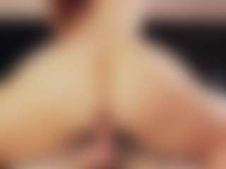 Live cam show with Aliyv - Moaning on liverealitysex.com