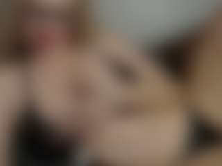Live cam show with hannavibes - Green Eyes on Streamer API