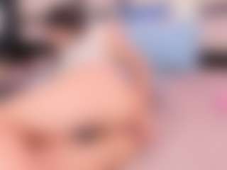 Live cam show with hannacollins01 - Cute on CamClone