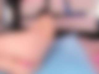 Live cam show with hannacollins01 - Drinking on CamClone
