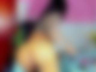 Live cam show with Lizz-Sweetxx - Smoking on Camsoda