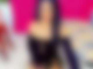 Live cam show with Lizz-Sweetxx - Nipple Piercings on Cam Slut