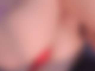 Live cam show with aprilwatsonn - Hot on chickslive.net