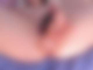 Live cam show with aprilwatsonn - Petite on live18s.com