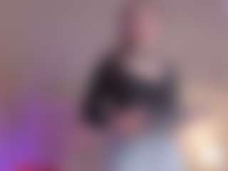 Live cam show with aprilwatsonn - Thin on live18s.com