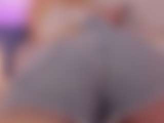 Live cam show with aprilwatsonn - Thin on UwU Esports