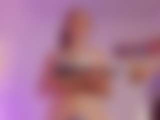 Live cam show with aprilwatsonn - Ass Bouncing on Dolls Live