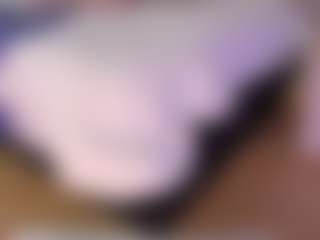 Live cam show with aprilwatsonn - Green Eyes on Soda Cam