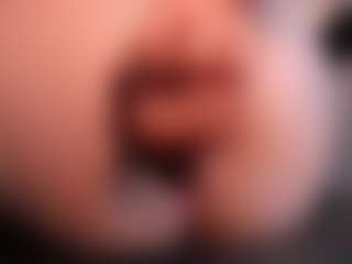 Live cam show with aprilwatsonn - Bikini on Soda Cam