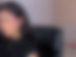 Live cam show with Ari-Ana - Smoking on infinitiblacc.com