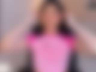 Live cam show with Ari-Ana - Smoking on liverealitysex.com