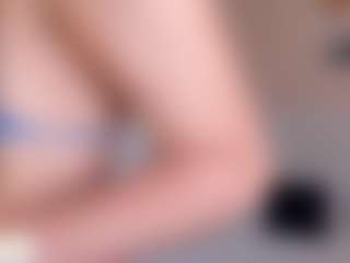 Live cam show with Ari-Ana - Tiny Tits on crypto-cams