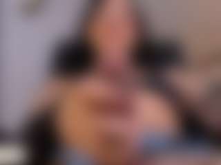 Live cam show with Ari-Ana - Smoking on Camsoda