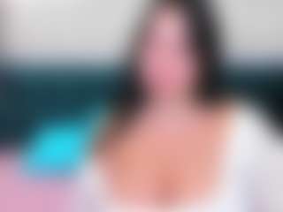 Live cam show with GloriaBates - Chubby on Camsoda