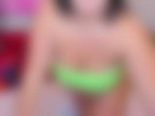 GloriaBates's Live Sex Cam Show
