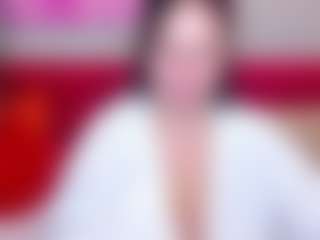 Live cam show with GloriaBates - Flashing on madthumbs
