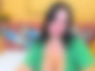 Live cam show with GloriaBates - Teen (18+) on Camsoda