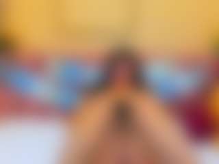 GloriaBates's Live Sex Cam Show