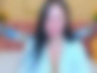 Live cam show with GloriaBates - Green Eyes on MyBangCams