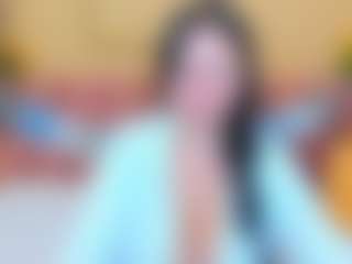 Live cam show with GloriaBates - Upskirt on eurowanks.com
