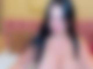 Live cam show with GloriaBates - Thong on Camsoda
