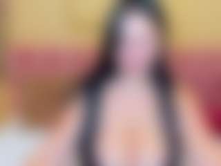 Live cam show with GloriaBates - Lush on Camsoda