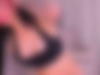 Live cam show with cristalsmiith - Brown Eyes Brown Hair on Dare Cams