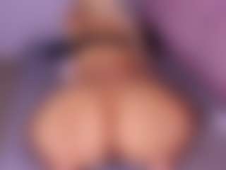 Live cam show with AMBARASM - Big Tits Small Tits on Camsoda