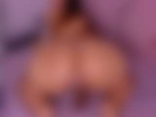 Live cam show with AMBARASM - Ass Bouncing on Sweet Sext