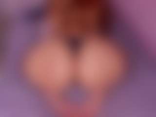 Live cam show with AMBARASM - Moaning on Gym Cam Girls
