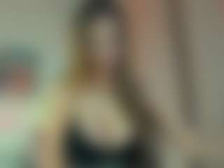 Live cam show with AryaNaughty - Brown Hair on CamwithHer