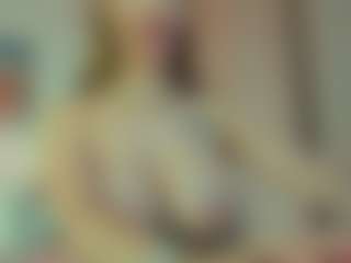 Live cam show with AryaNaughty - Flashing on Cam Slut