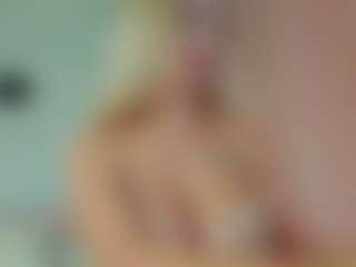 Live cam show with AryaNaughty - Full Nudity on Livezox