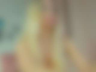Live cam show with AryaNaughty - Shaved Pussy on Camsoda